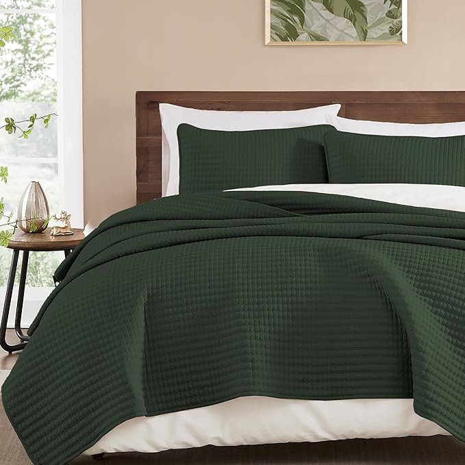 King Size Quilt-Lightweight Bedspreads Dark Green King Quilt Bedding Set | Soft Coverlet with 2 Pillow Shams for All Seasons, Suitable for Bed, Couch, 3 Pieces, 106"x94"