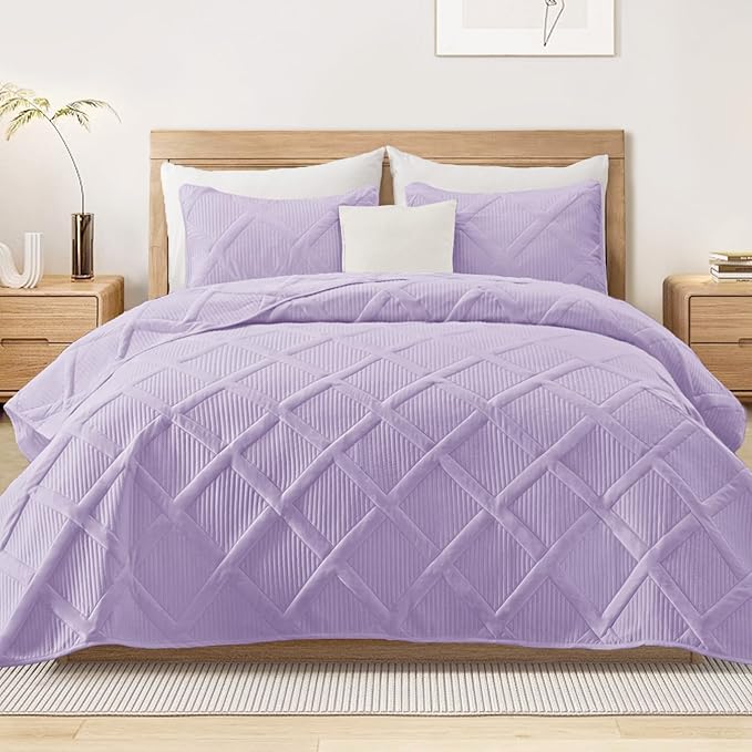 Exclusivo Mezcla Quilts Queen Size, Lilac | Soft Bedspreads with 2 Pillow Shams, Modern Striped Pattern, Lightweight Bedding Set Coverlets for All Seasons, 90x96 Inch