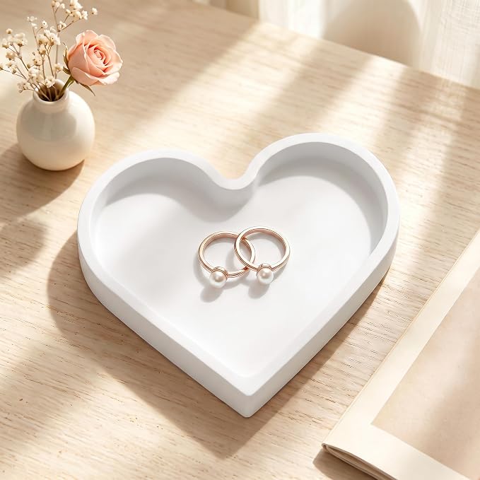 BLESWIN Cute Heart Silicone Jewelry Dish, Soft Ring Holder Tray, Small Trinket Bowl for Keys Earrings Necklace, Aesthetic Home Decoration Gift for Women Girls Mom Best Friend, White