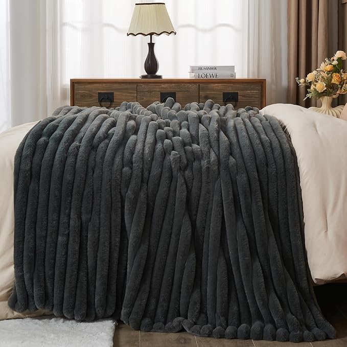 NEWCOSPLAY Faux Fur Ribbed Twin Blanket for Couch, Grey, 60"x80" | Plush Soft Thick Warm Blanket for Couch Sofa Bed 850GSM, Fluffy Cozy Luxury Decorative Throw, Gift for Women Men