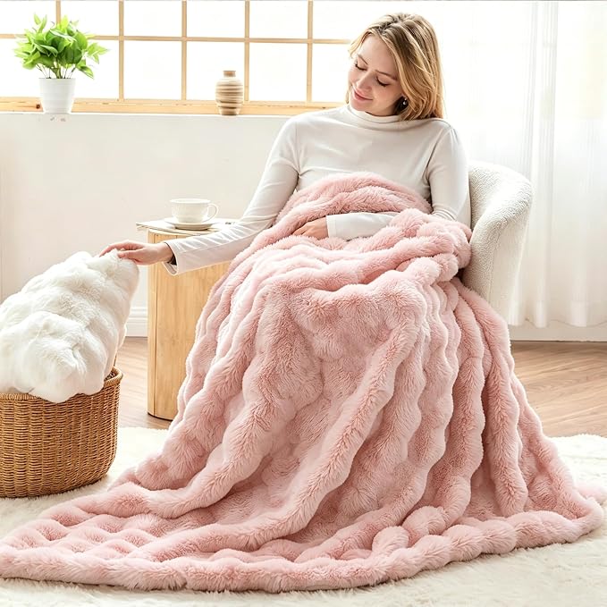 NEWCOSPLAY Faux Fur Twin Blanket Pink Bubble Blanket Thick Warm Soft for Couch Sofa Bed 550GSM (Pink, Twin(60"x80")) | Soft Thick Warm Bubble Blanket for Couch Sofa Bed 550GSM, Plush Cozy Luxury Decorative Throw, Gift for Women Men