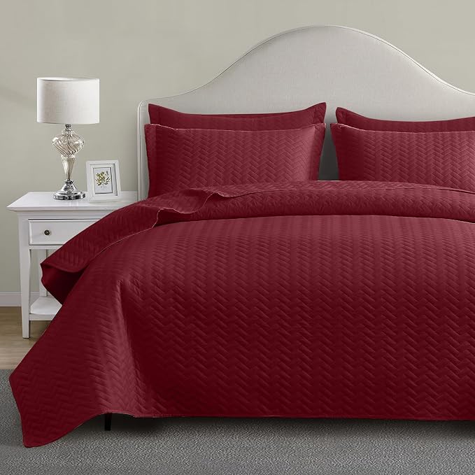 Maple&Stone Burgundy Quilt Set Queen Size, Lightweight Bedspread | Breathable Coverlet with Chevron Pattern, All-Season Dorm Bed Cover Set Bedding Decor 3 Piece