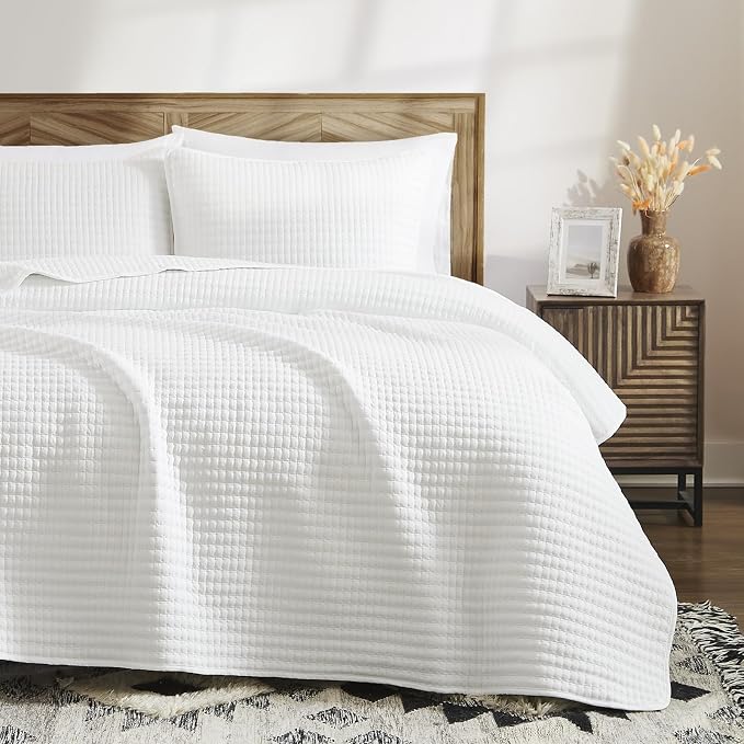 King Size Quilt-Lightweight Bedspreads White King Quilt Bedding Set | Soft Coverlet with 2 Pillow Shams for All Seasons, Suitable for Bed, Couch, 3 Pieces, 106"x94"