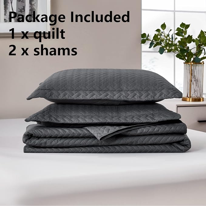 Maple&Stone Dark Grey Quilt Set Queen Size, Lightweight Bedspread | Breathable Coverlet with Chevron Pattern, All-Season Dorm Bed Cover Set Bedding Decor 3 Piece
