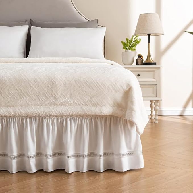 MIYE Wrap Around Ruffled Lace Bed Skirt, Elastic Dust Ruffle with Adjustable Belts, Easy to Put On, Bed Frame Cover, Machine Washable (Ruffled Lace/White, King/Queen-18 Drop)