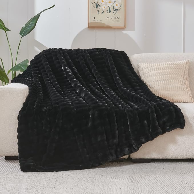 NEWCOSPLAY Faux Fur Fluffy Bubble Throw Blanket for Couch, Black, 50"x60" | Soft Thick Warm Bubble Blanket for Couch Sofa Bed 550GSM, Plush Cozy Luxury Decorative Throw, Gift for Women Men