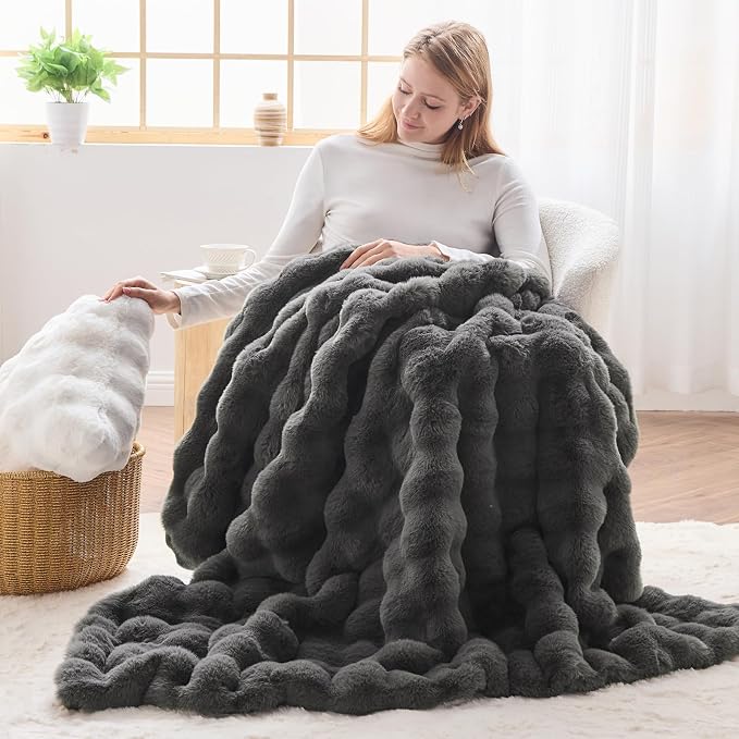 NEWCOSPLAY Faux Fur Thick Bubble Twin Blanket for Couch,Dark Grey,60"x80" | Luxury Fluffy Thick Warm Bubble Blanket for Couch Sofa Bed 1000GSM, Soft Plush Cozy Decorative Throw, Gift for Women Men