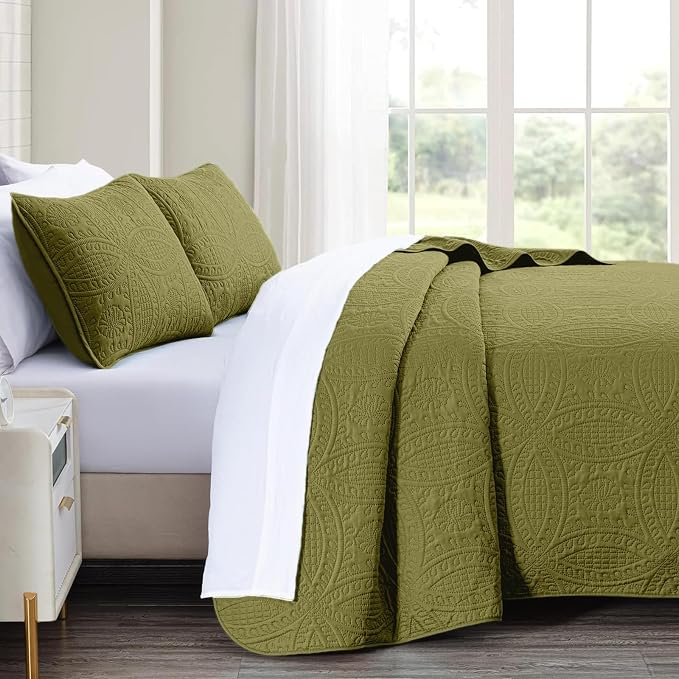 akkialla King/Cal King Quilt Set,Olive Green Lightweight Bedspread with Coin Pattern, Soft Microfiber Coverlet for All Seasons, Breathable and Skin-Friendly Fabric (1 Quilt, 2 Pillow Shams)