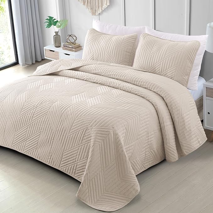 Exclusivo Mezcla California King Quilt Bedding Set, Brich Beige | Lightweight Bedspreads, Soft Microfiber, Modern Geometric Coverlet, All Season Bed Cover, 1 Quilt and 2 Pillow Shams