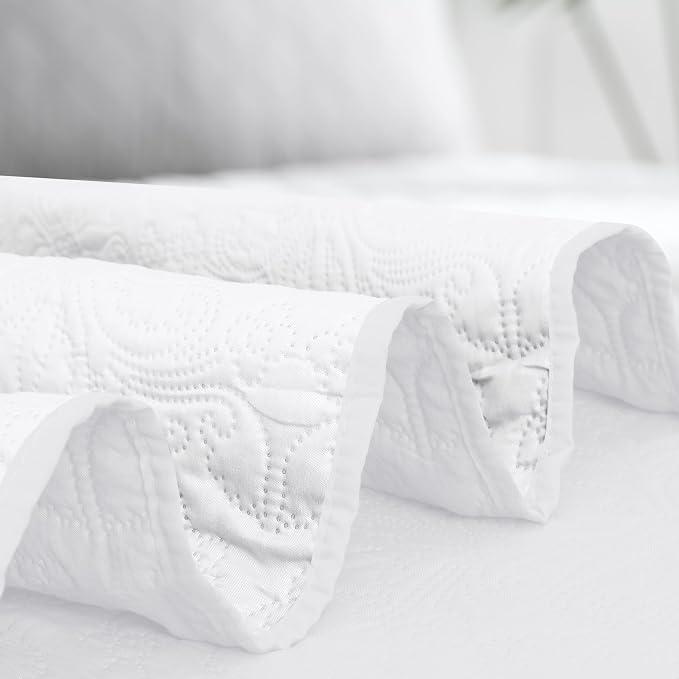 Easy-Going Reversible Quilt Set King, Bedspread with 2 Shams | Damask-White/White, Lightweight Bed Comforter, 1 Quilt + 2 Pillow Shams, All-Season Coverlets for Bedroom