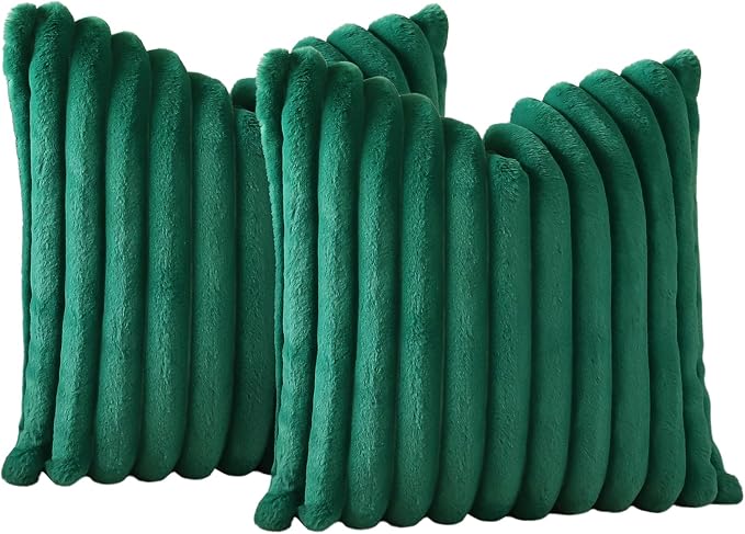 Soleebee Set of 2 Throw Pillow Covers Soft Cozy Velvet Pillowcase Faux Rabbit Fur Cover for Couch Sofa Bed Chair Home Decorative Pillows Cover (20x20 Inch, Christmas Green)