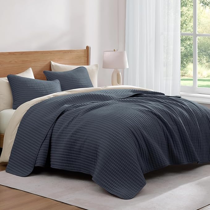 Oversized King Quilt-Blue Grey Lightweight Bedspreads Quilt Bedding Set | Soft Coverlet with 2 Shams for All Seasons, Suitable for Bed, Couch, 102"x110"