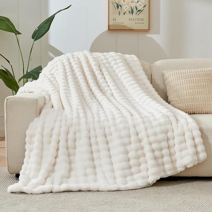 NEWCOSPLAY Faux Fur Fluffy Bubble King Blanket for Couch, Ivory, 90"x110" | Soft Thick Warm Bubble Blanket for Couch Sofa Bed 550GSM, Plush Cozy Luxury Decorative Throw, Gift for Women Men