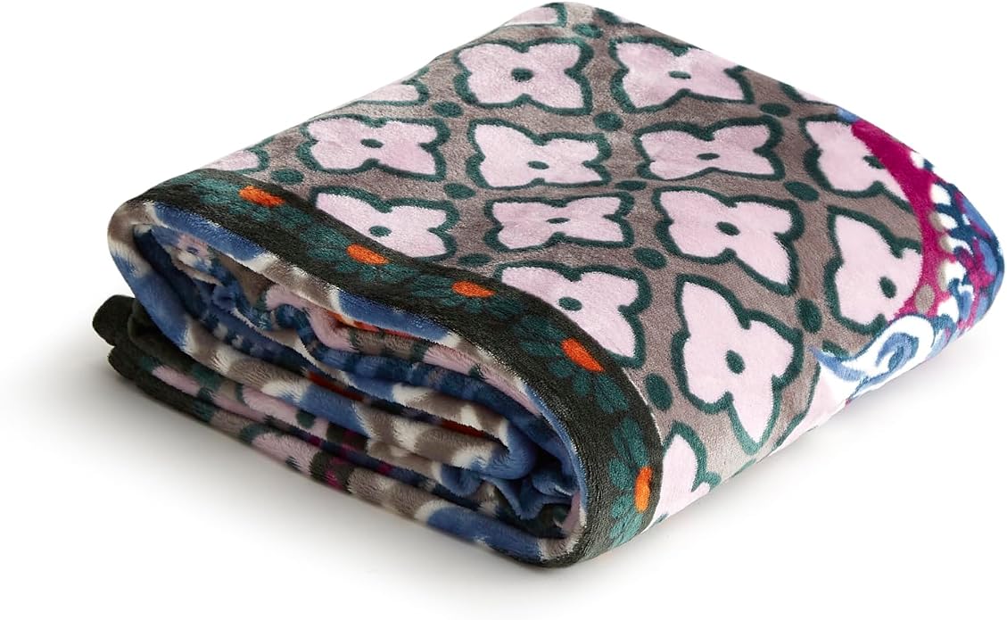 Vera Bradley Women's Fleece Throw Blanket – Soft Plush Blanket for Couch, Bedroom & Home Décor