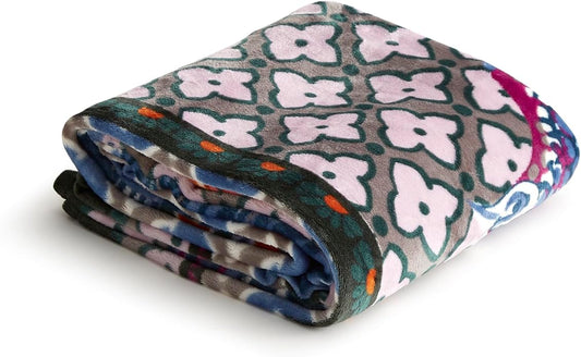 Vera Bradley Women's Fleece Throw Blanket – Soft Plush Blanket for Couch, Bedroom & Home Décor