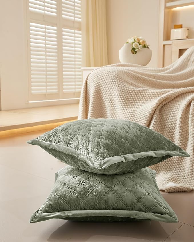 Throw Pillow Cover 18x18 1 Piece Velvet Square Pillowcase Soft Skin-Friendly Cross Process Decorative Farmhouse Cushion Covers for Couch Sofa Bedroom Living Room,Army Green