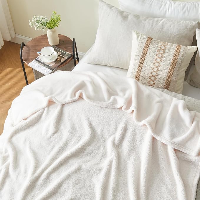 NEWCOSPLAY Knitted Throw Blanket for Couch Sofa Bed, Ivory, 90"x110" | Super Soft Plush, Fuzzy Fluffy Microfiber, Lightweight Cozy Blanket for Room Decor, All Season Use
