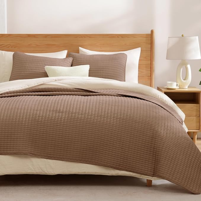 King Size Quilt-Lightweight Bedspreads Brown King Quilt Bedding Set | Soft Coverlet with 2 Pillow Shams for All Seasons, Suitable for Bed, Couch, 3 Pieces, 106"x94"