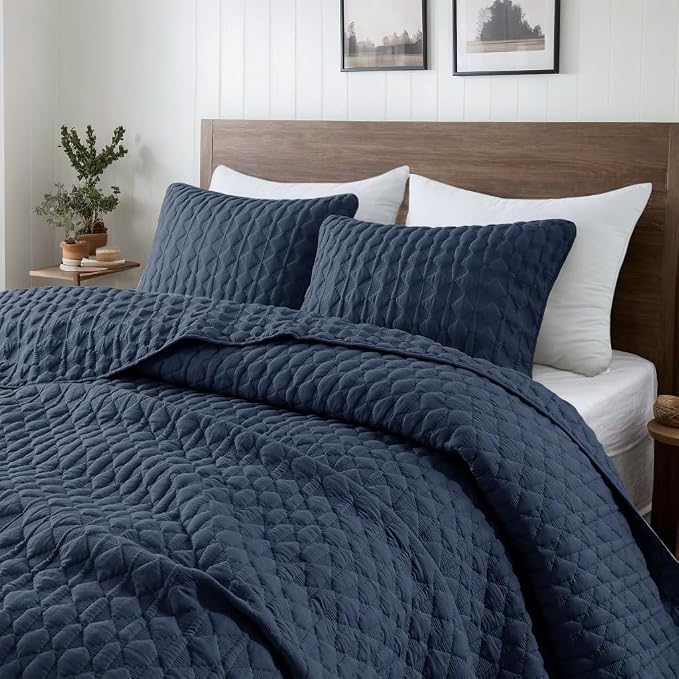 WDCOZY Oversized California Cal King Size Quilt Bedding Sets with 2 Pillow Shams, Navy Blue Lightweight Soft Bedspread Coverlet Bed Cover, All Season Spring Summer, 3 Pieces, 116x106 inches