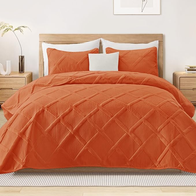 Exclusivo Mezcla Twin Size Quilt Set, Burnt Orange | Soft Bedspreads with 1 Pillow Sham, Modern Striped Pattern, Lightweight Bedding Set Coverlets for All Seasons, 68x88 Inch