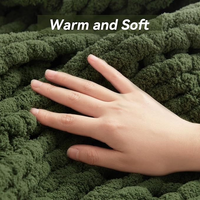 Negwoo Chunky Knit Throw Blanket, Knitted Throw Chenille Yarn, 40"*50" | Soft Thick Cable Knitted Blankets, Handmade Big Thick Blanket, Machine Washable Cute Comfy Blanket for Home Decor, Green