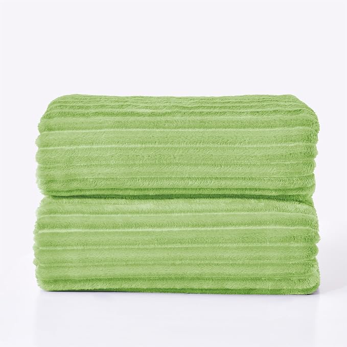 BEDELITE 3D Ribbed Jacquard Green King Size Blankets for Bed, 108x90 Inch | Soft Warm Decorative Fluffy Blanket, Cozy Fuzzy Lightweight Plush Fleece Throw Blankets for Bed, Room Decor, Gift for Women