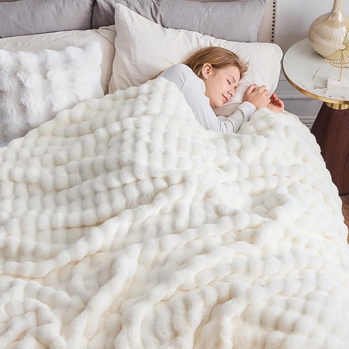 NEWCOSPLAY Faux Fur Fluffy Bubble Queen Blanket for Couch, Ivory, 90"x90" | Soft Thick Warm Bubble Blanket for Couch Sofa Bed 550GSM, Plush Cozy Luxury Decorative Throw, Gift for Women Men