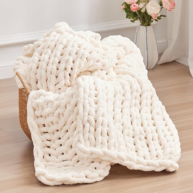 Negwoo Chunky Knit Throw Blanket, Knitted Throw Chenille Yarn, 40"*50" | Soft Thick Cable Knitted Blankets, Handmade Big Thick Blanket, Machine Washable Cute Comfy Blanket for Home Decor,Cream White