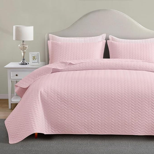 Maple&Stone Pink Quilt Set Queen Size, Lightweight Bedspread | Breathable Coverlet with Chevron Pattern, All-Season Dorm Bed Cover Set Bedding Decor 3 Piece