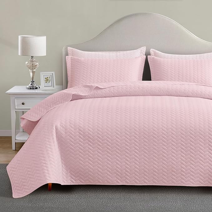 Maple&Stone Pink Quilt Set Twin/Twin XL, Extra Long Bedspread | Breathable Coverlet with Chevron Pattern, All-Season Dorm Bed Cover Set Bedding Decor 2 Piece
