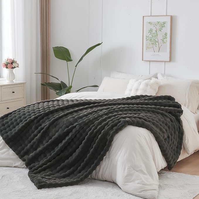 NEWCOSPLAY Faux Fur Fluffy Bubble Twin Blanket for Couch, Grey, 60"x80" | Soft Thick Warm Bubble Blanket for Couch Sofa Bed 550GSM, Plush Cozy Luxury Decorative Throw, Gift for Women Men