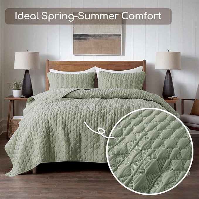 WDCOZY Oversized California Cal King Size Quilt Bedding Sets with 2 Pillow Shams, Sage Green Lightweight Soft Bedspread Coverlet Bed Cover, All Season Spring Summer, 3 Pieces, 116x106 inches