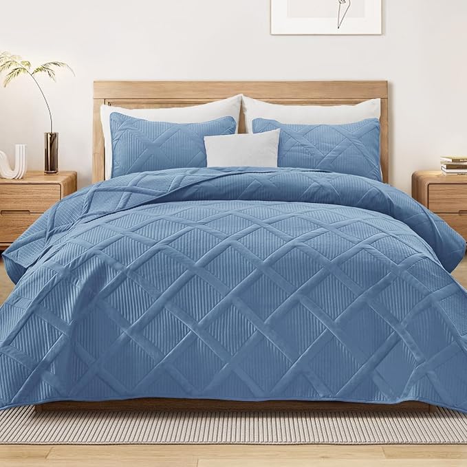 Exclusivo Mezcla Quilts Queen Size, Grayish Blue | Soft Bedspreads with 2 Pillow Shams, Modern Striped Pattern, Lightweight Bedding Set Coverlets for All Seasons, 90x96 Inch