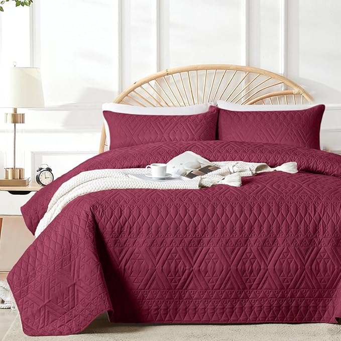 akkialla Twin Quilt Set, Burgundy Lightweight Microfiber Bedspread Coverlet, Boho Geometric Pattern, Soft All-Season Bedding, 2-Piece (1 Quilt, 1 Pillow Sham)