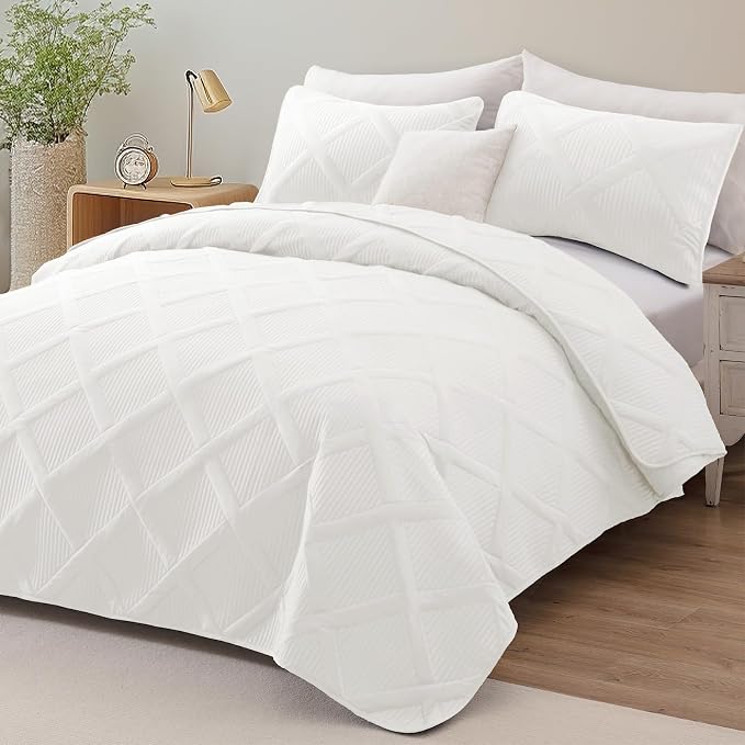 Exclusivo Mezcla Quilts Queen Size, White | Soft Bedspreads with 2 Pillow Shams, Modern Striped Pattern, Lightweight Bedding Set Coverlets for All Seasons, 90x96 Inch