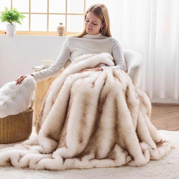 NEWCOSPLAY Faux Fur Thick Throw Blanket for Couch, Beige, 50"x60" | Luxury Fluffy Thick Warm Blanket for Couch Sofa Bed 1000GSM, Soft Plush Cozy Decorative Throw, Gift for Women Men