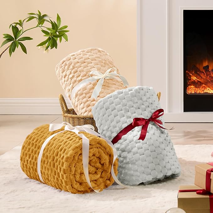 BEDELITE Blush Sand Twin Blanket for Couch, Soft Cozy Gift for Women, 60*80 | 3D Jacquard Decorative Fleece Blanket, Super Soft Plush Throws, Cute Birthday Gift for Women & Men, Suitable for All Seasons