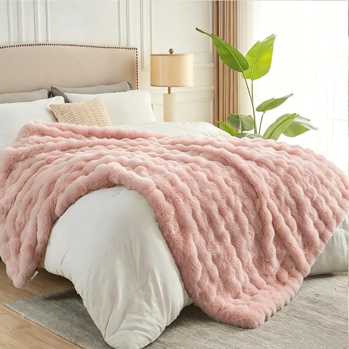 NEWCOSPLAY Faux Fur Twin Blanket Pink Bubble Blanket Thick Warm Soft for Couch Sofa Bed 550GSM (Pink, Twin(60"x80")) | Soft Thick Warm Bubble Blanket for Couch Sofa Bed 550GSM, Plush Cozy Luxury Decorative Throw, Gift for Women Men