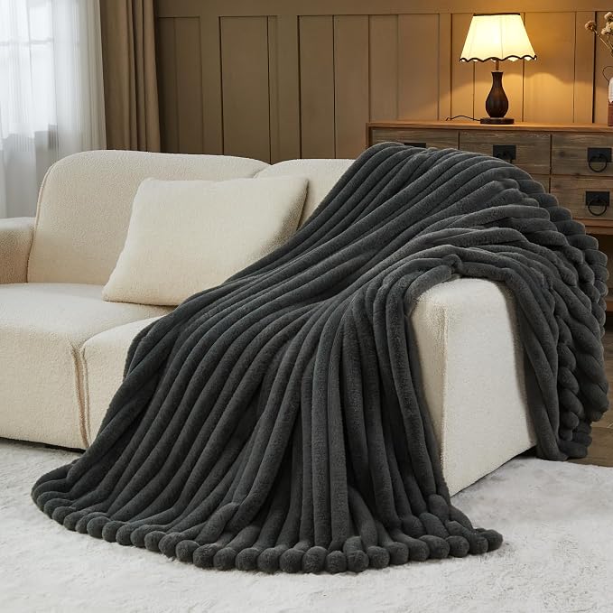 NEWCOSPLAY Faux Fur Ribbed Throw Blanket for Couch, Grey, 50"x60" | Plush Soft Thick Warm Blanket for Couch Sofa Bed 850GSM, Fluffy Cozy Luxury Decorative Throw, Gift for Women Men