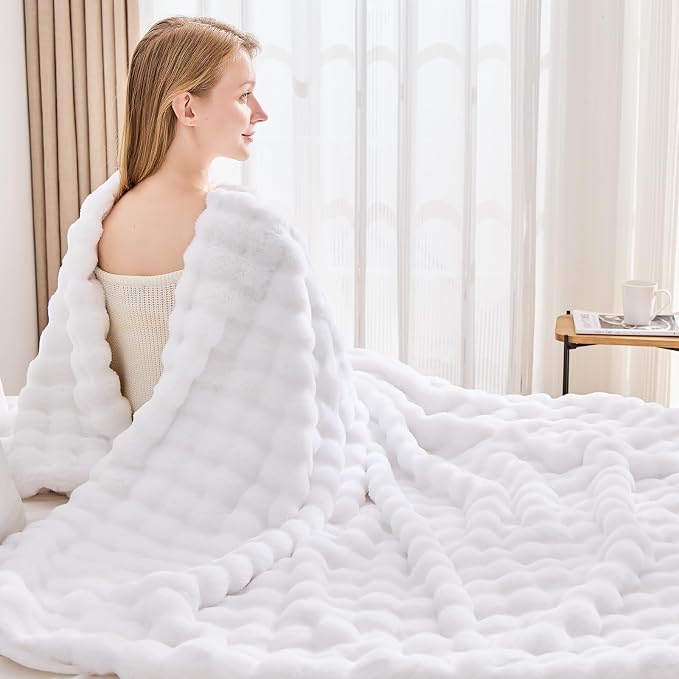 NEWCOSPLAY Faux Fur Fluffy Bubble Throw Blanket for Couch, White, 50"x60" | Soft Thick Warm Bubble Blanket for Couch Sofa Bed 550GSM, Plush Cozy Luxury Decorative Throw, Gift for Women Men