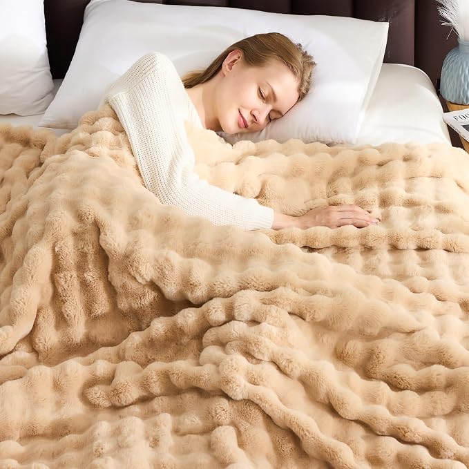 NEWCOSPLAY Faux Fur Fluffy Bubble Throw Blanket for Couch, Brown, 50"x60" | Soft Thick Warm Bubble Blanket for Couch Sofa Bed 550GSM, Plush Cozy Luxury Decorative Throw, Gift for Women Men