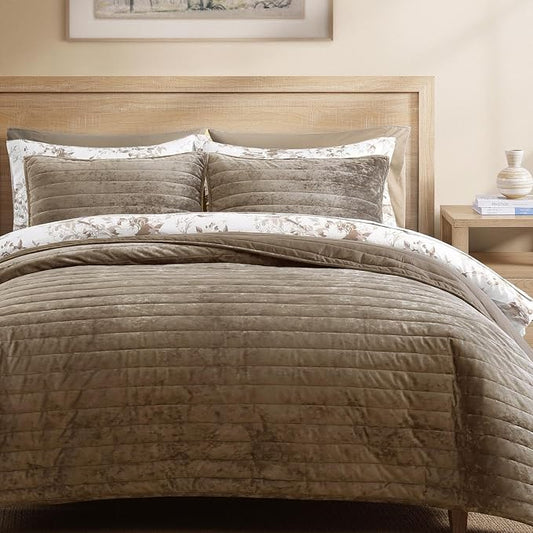 WRENSONGE Velvet Quilt Set King Size- Taupe Quilt Bedding Set with 2 Shams | Lightweight Luxury Velvet Comforter, Modern Bedspread Coverlet for All Seasons