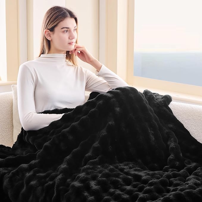 NEWCOSPLAY Faux Fur Fluffy Bubble Throw Blanket for Couch, Black, 50"x60" | Soft Thick Warm Bubble Blanket for Couch Sofa Bed 550GSM, Plush Cozy Luxury Decorative Throw, Gift for Women Men