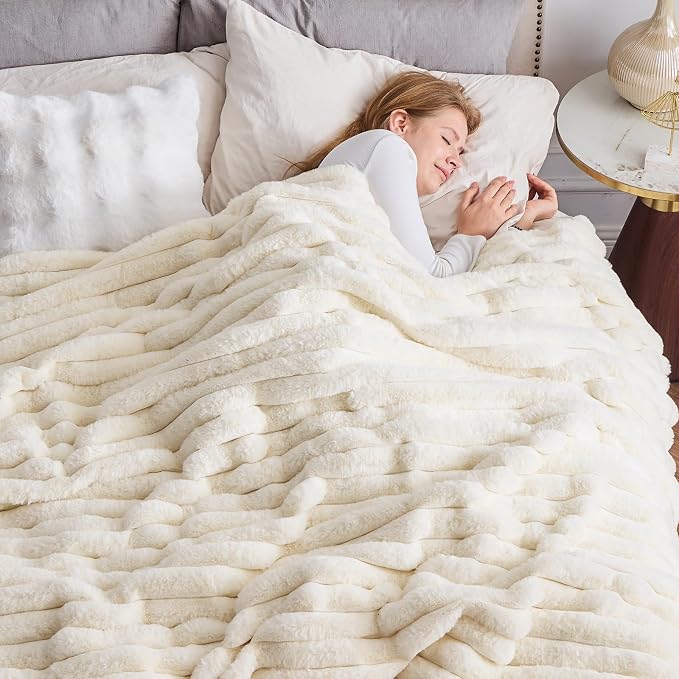 NEWCOSPLAY Faux Fur Ribbed Throw Blanket for Couch, Ivory, 50"x60" | Plush Soft Thick Warm Blanket for Couch Sofa Bed 850GSM, Fluffy Cozy Luxury Decorative Throw, Gift for Women Men