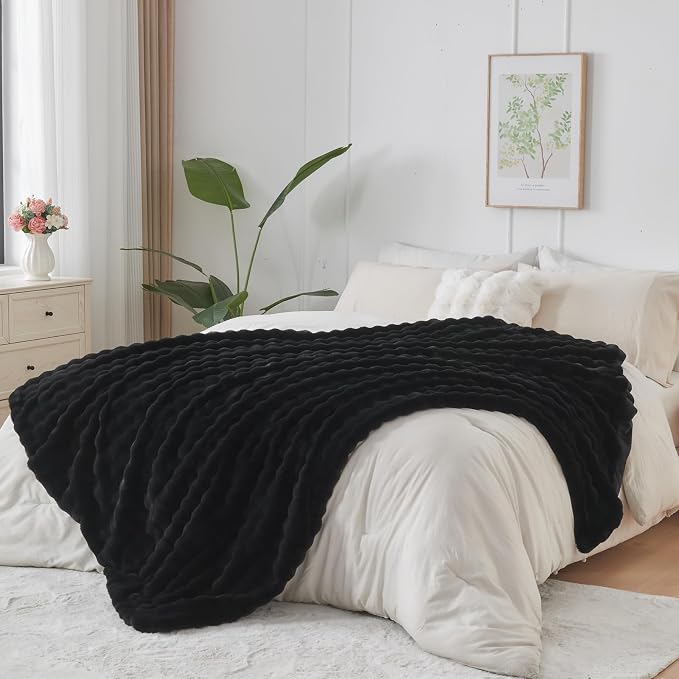 NEWCOSPLAY Faux Fur Fluffy Bubble Twin Blanket for Couch, Black, 60"x80" | Soft Thick Warm Bubble Blanket for Couch Sofa Bed 550GSM, Plush Cozy Luxury Decorative Throw, Gift for Women Men