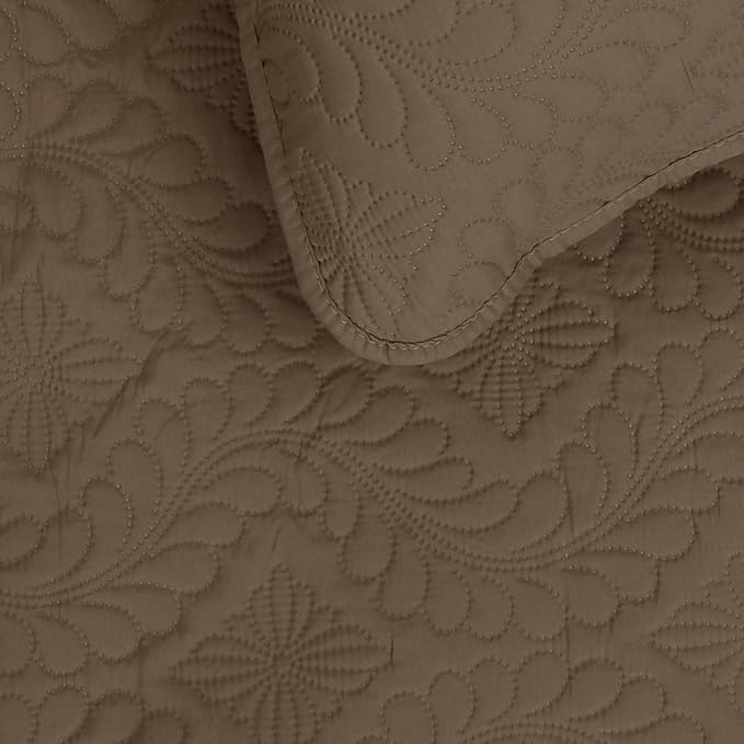 Easy-Going Reversible Quilt Set Full/Queen, Bedspread with 2 Shams | Olive leaf-Camel/Ivory, Lightweight Bed Comforter, 1 Quilt + 2 Pillow Shams, All-Season Coverlets for Bedroom
