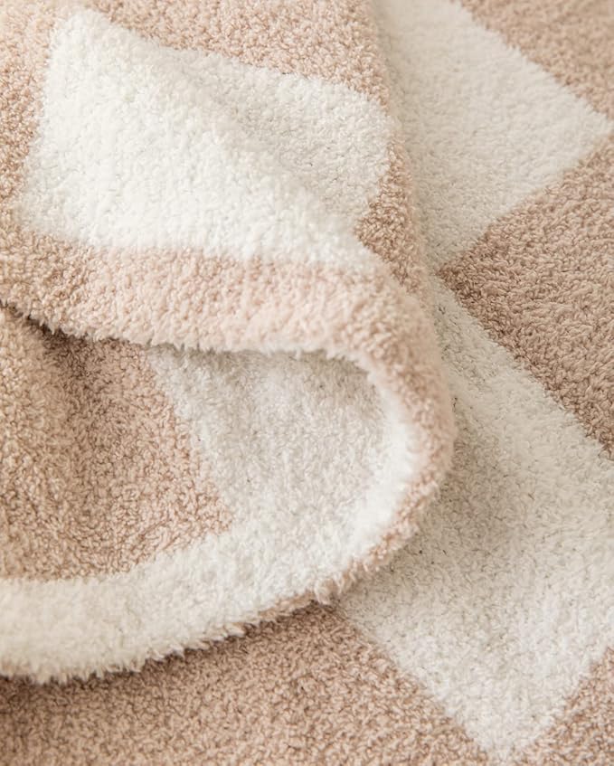 REPRECONF Ultra Soft Cozy Buffalo Checkerboard Grid Fluffy Microfiber Knitted Bed Blanket Super Soft Cozy Lightweight Fleece Checkered Bed Blanket for Sofa Couch Bed Travel Cream Twin Size 60''X80''