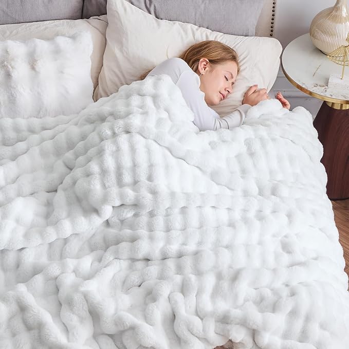 NEWCOSPLAY Faux Fur Fluffy Bubble Throw Blanket for Couch, White, 50"x60" | Soft Thick Warm Bubble Blanket for Couch Sofa Bed 550GSM, Plush Cozy Luxury Decorative Throw, Gift for Women Men