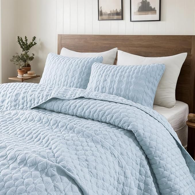WDCOZY Light Blue Quilt King Size Bedding Set with 2 Pillow Shams, Lightweight Soft Bedspread Coverlet, Thin Comforter Bed Cover for All Season, 3 Pieces, 104x90 inches