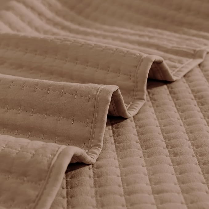 King Size Quilt-Lightweight Bedspreads Brown King Quilt Bedding Set | Soft Coverlet with 2 Pillow Shams for All Seasons, Suitable for Bed, Couch, 3 Pieces, 106"x94"